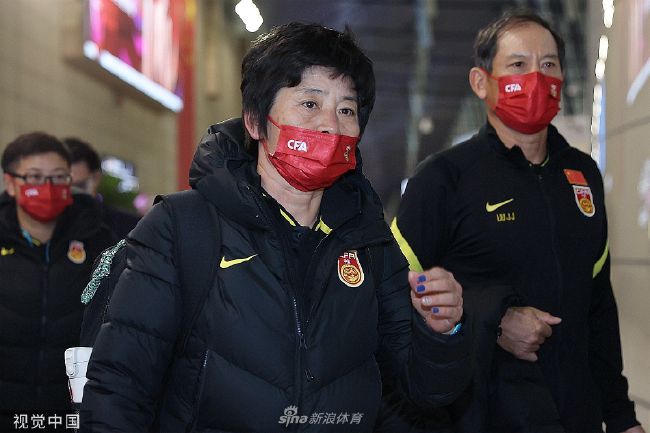 孙氏附和着连连点头，目光落到自家闺女的身上，妇人的眼睛亮了亮，某些心事突然就萌动了。